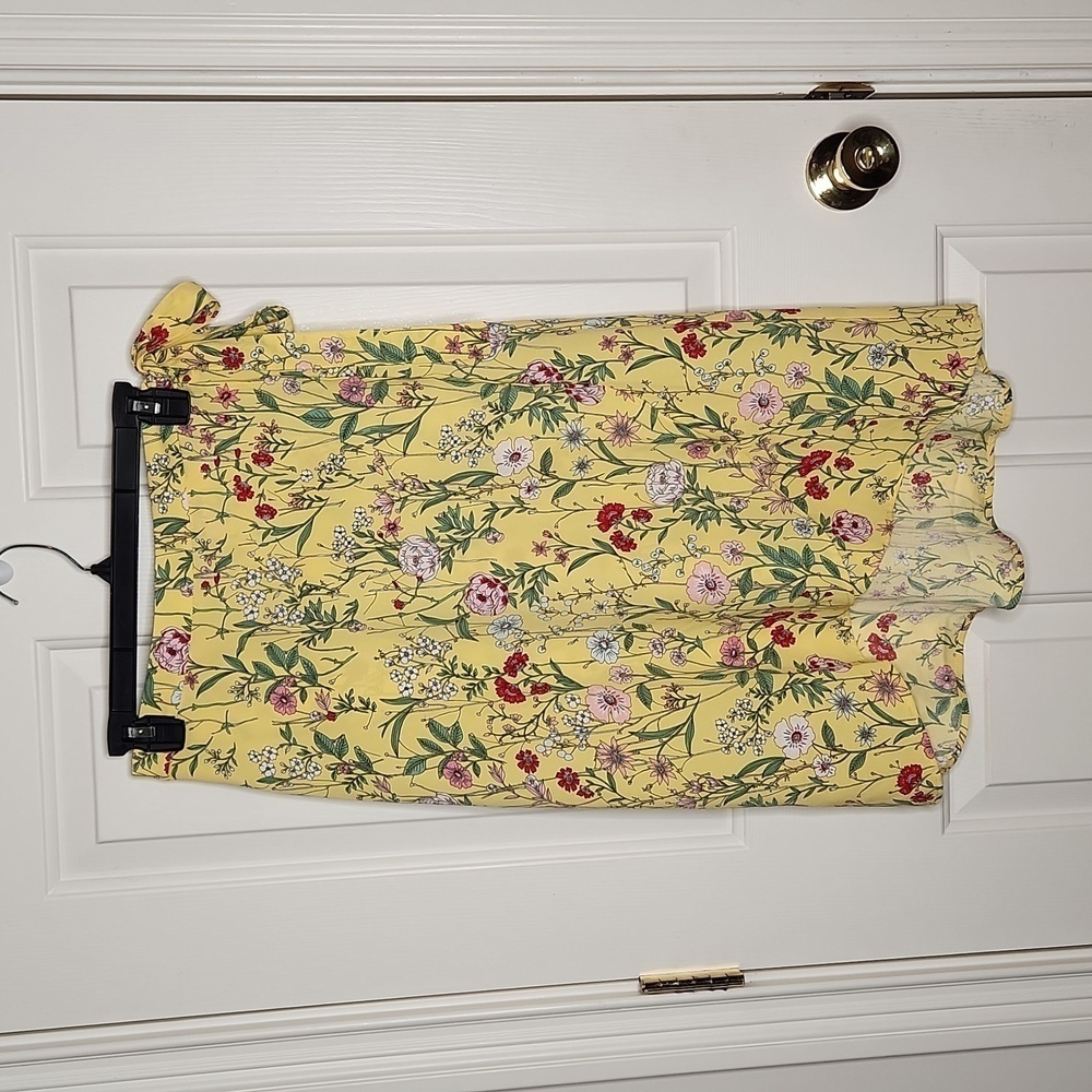 LOFT Yellow Floral Wrap Skirt Size 4P - Picture 1 of 8